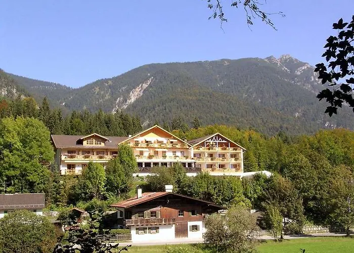 Romantik Alpenhotel Waxenstein 4* Grainau