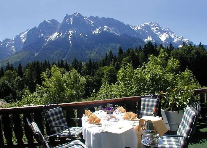 Romantik Alpenhotel Waxenstein Hotell