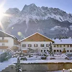 Romantik Alpenhotel Waxenstein Grainau