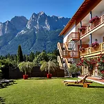 Romantik Alpenhotel Waxenstein Grainau