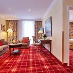 Hotel Romantik Alpenhotel Waxenstein 4*