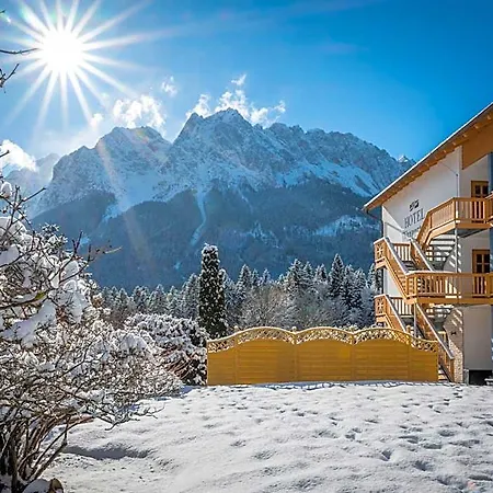 Romantik Alpenhotel Waxenstein 4* Grainau