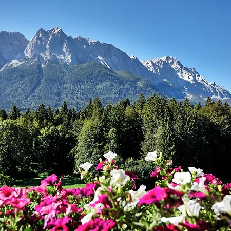 Romantik Alpenhotel Waxenstein 4*