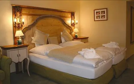 Romantik Alpenhotel Waxenstein Hotel